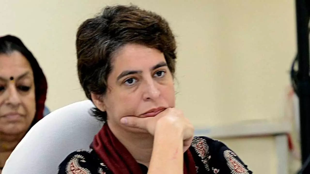 Punjab Congress में भयंकर घमासान, चन्नी की बगावत से हिली पार्टी, प्रियंका गांधी की हुई इमरजेंसी एंट्री