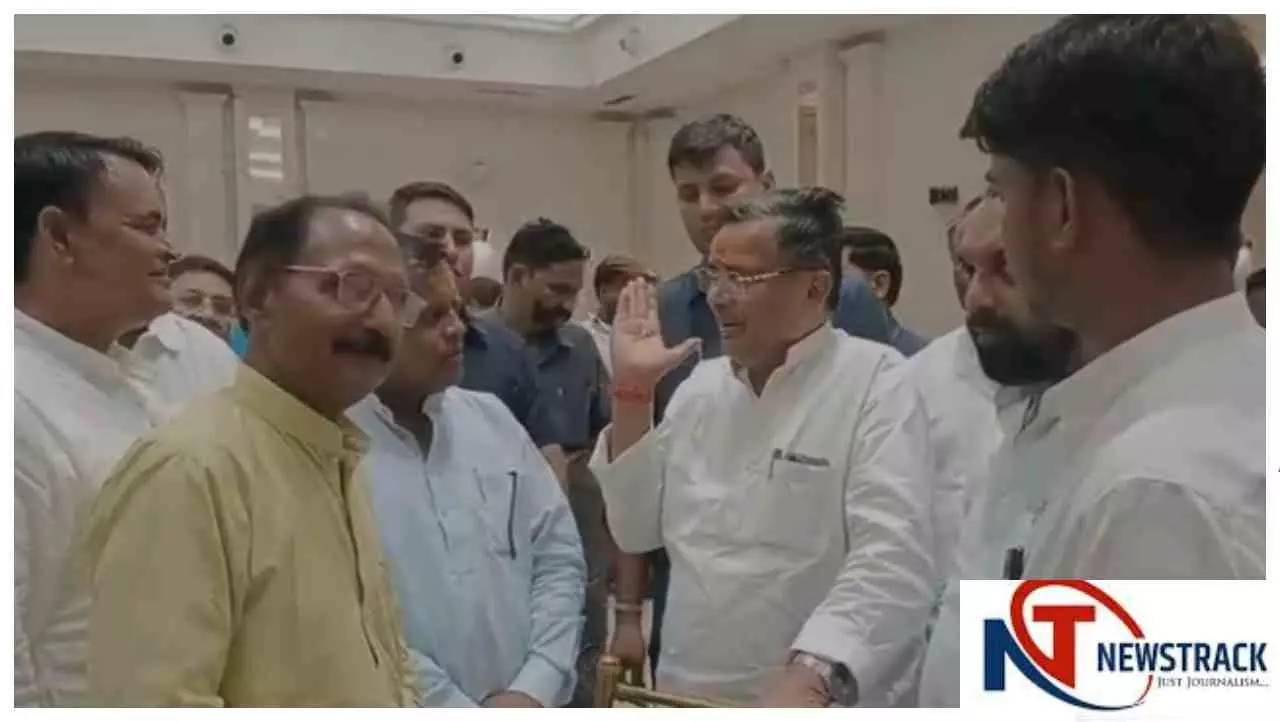 Firozabad News: जयवीर सिंह का अखिलेश पर तीखा हमला, बोले- मथुरा-वृंदावन भव्य कॉरिडोर का कार्य शुरू हो चुका है
