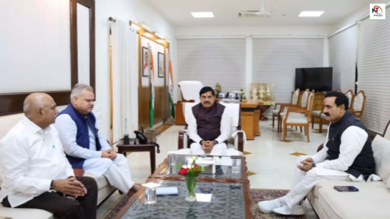CM से नरोत्तम मिश्रा की मुलाकात के क्या हैं मायने? दतिया उपचुनाव से पहले बढ़ी हलचल