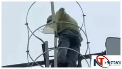 Lakhimpur News: खीरी में प्रेमी से शादी की जिद, 150 फीट ऊंचे टावर पर चढ़ी किशोरी, पुलिस ने बचाया Lakhimpur News: खीरी में प्रेमी से शादी की जिद, 150 फीट ऊंचे टावर पर चढ़ी किशोरी, पुलिस ने बचाया