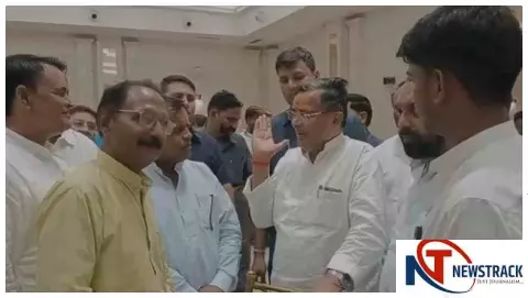 Firozabad News: जयवीर सिंह का अखिलेश पर तीखा हमला, बोले- मथुरा-वृंदावन भव्य कॉरिडोर का कार्य शुरू हो चुका है Firozabad News: जयवीर सिंह का अखिलेश पर तीखा हमला, बोले- मथुरा-वृंदावन भव्य कॉरिडोर का कार्य शुरू हो चुका है