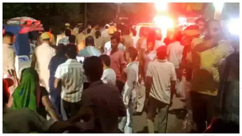 Kanpur Dehat: रूरा में आम के मोलभाव ने पकड़ा तूल, नायक समाज के प्रदर्शन के बाद सपा नेता समेत 3 पर केस Kanpur Dehat: रूरा में आम के मोलभाव ने पकड़ा तूल, नायक समाज के प्रदर्शन के बाद सपा नेता समेत 3 पर केस