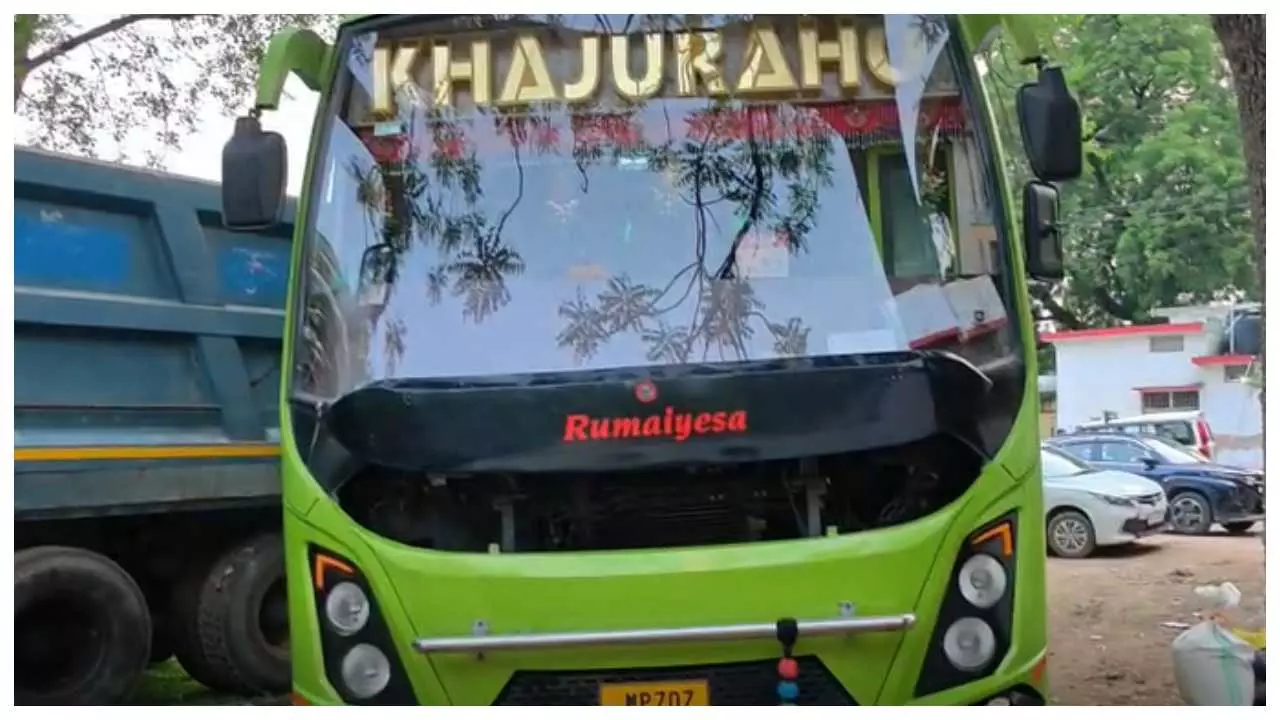 Two double deckers going to Delhi without permits seize, ARTO takes action