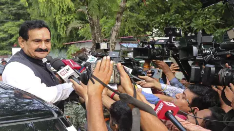Narottam Mishra: दतिया के सियासी अखाड़े में नरोत्तम मिश्रा का धमाका, दोगुनी हुई BJP की ताकत, CM को फ़ोन कर कह दी बड़ी बात