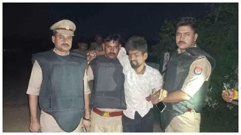 Azamgarh News: पुलिस मुठभेड़ में अंतरजनपदीय ठग-चोर गैंग के दो बदमाश गिरफ्तार, एक घायल Azamgarh News: पुलिस मुठभेड़ में अंतरजनपदीय ठग-चोर गैंग के दो बदमाश गिरफ्तार, एक घायल