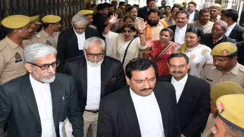 ज्ञानवापी विवाद पर हिंदू-मुस्लिम पक्ष की बैठक खत्म, 20 मिनट में ही हो गया पूरा खेल, SC की पहल भी नाकाम ज्ञानवापी विवाद पर हिंदू-मुस्लिम पक्ष की बैठक खत्म, 20 मिनट में ही हो गया पूरा खेल, SC की पहल भी नाकाम