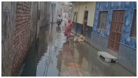 Mathura News: कैलाश नगर में जलभराव से जनजीवन अस्त-व्यस्त, स्थायी समाधान की मांग तेज