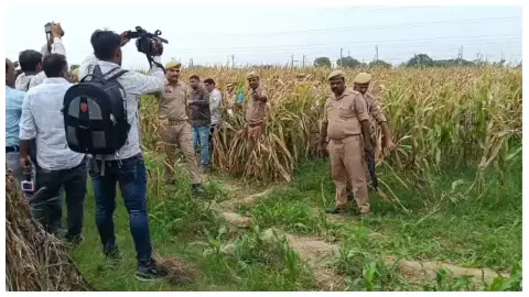 Clash between police and miscreants Clash between police and miscreants