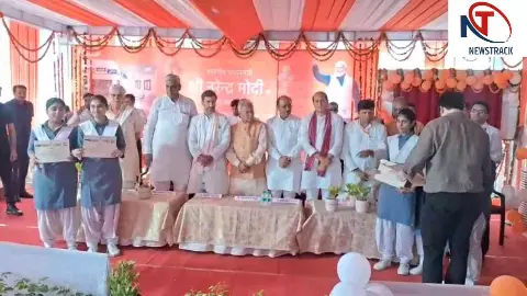 Shamli News: अमृत भारत स्टेशन योजना से बदला शामली रेलवे स्टेशन का स्वरूप, मिलेंगी आधुनिक सुविधाएं Shamli News: अमृत भारत स्टेशन योजना से बदला शामली रेलवे स्टेशन का स्वरूप, मिलेंगी आधुनिक सुविधाएं