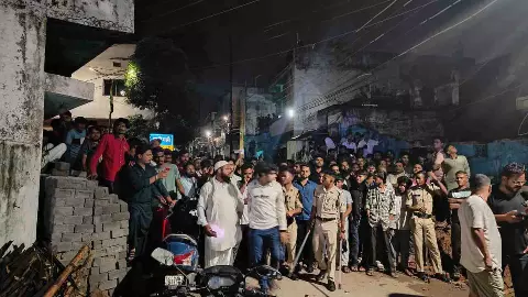 एक घर, 5 शव और रहस्यमयी चिट्ठियां... एक ही परिवार के 5 लोगों की मौत, रायपुर में खौफनाक मंजर एक घर, 5 शव और रहस्यमयी चिट्ठियां... एक ही परिवार के 5 लोगों की मौत, रायपुर में खौफनाक मंजर