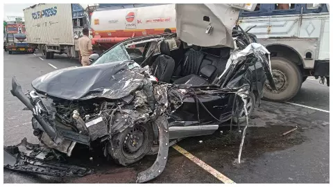 car Accident mother-daughter dead, three seriously injured