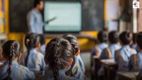 धनबाद के स्कूल में बवाल! बच्चों से टॉयलेट साफ कराने और मारपीट के आरोप, भड़के अभिभावक धनबाद के स्कूल में बवाल! बच्चों से टॉयलेट साफ कराने और मारपीट के आरोप, भड़के अभिभावक