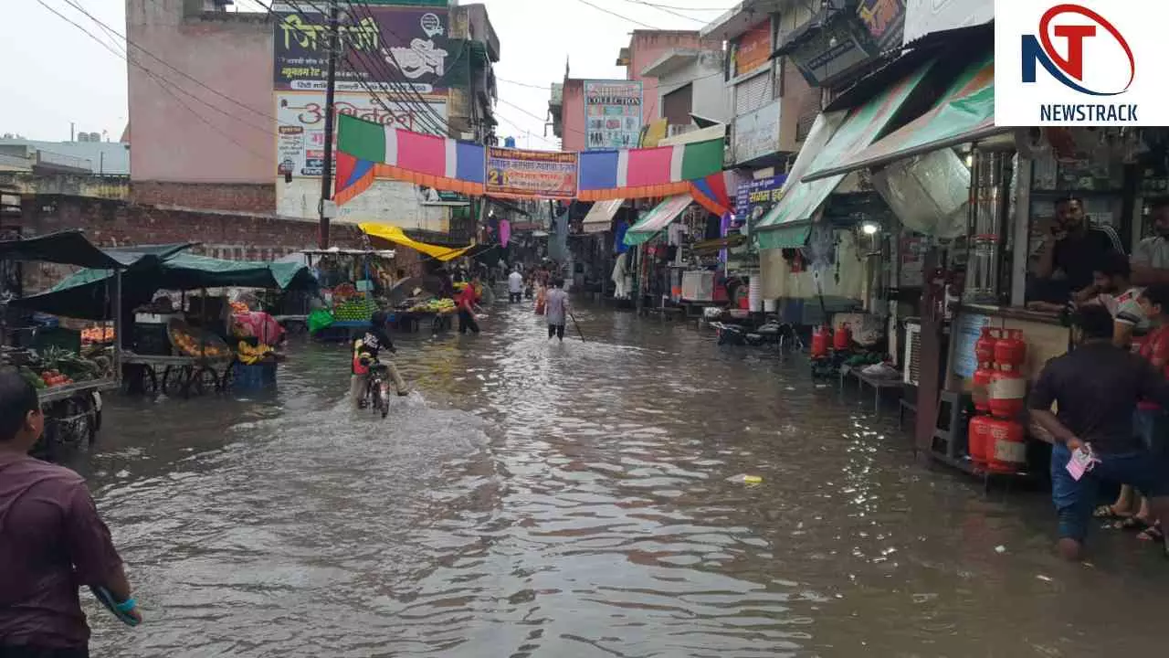 Shamli News: आधे घंटे की तेज बारिश से शामली जलमग्न, जलभराव ने नगर पालिका की खोली पोल