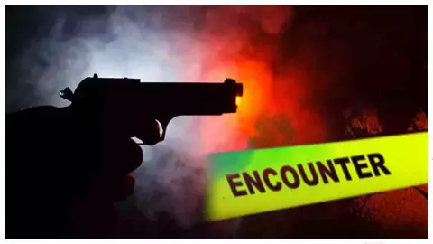 Firozabad News: पुलिस मुठभेड़ में पांच शातिर नकबजन गिरफ्तार, एक के पैर में लगी गोली