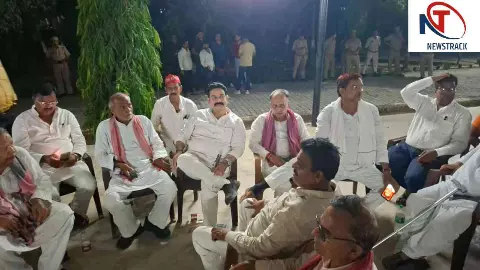 अखिलेश यादव की गिरफ्तारी के विरोध में सपा का प्रदर्शन, जिलाध्यक्ष समेत कई नेता हिरासत में