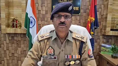 Chitrakoot: देवांगना घाटी में घूमने गई युवती से सामूहिक दुष्कर्म, आरोपियों की तलाश में जुटी पुलिस Chitrakoot: देवांगना घाटी में घूमने गई युवती से सामूहिक दुष्कर्म, आरोपियों की तलाश में जुटी पुलिस