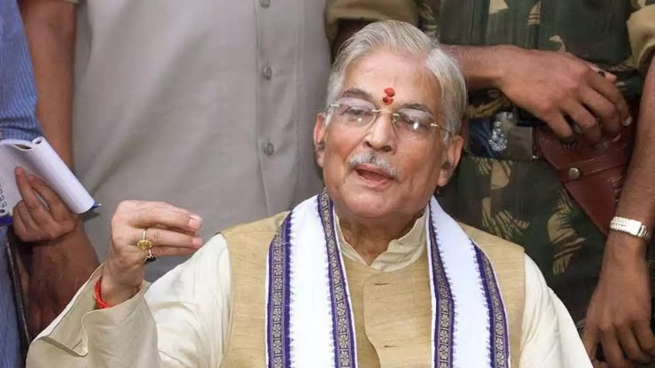 युवाओं पर बरसी लाठियां...छलक उठा BJP दिग्गज मुरली मनोहर जोशी का दर्द, बोले- बल प्रयोग बेहद पीड़ादायक युवाओं पर बरसी लाठियां...छलक उठा BJP दिग्गज मुरली मनोहर जोशी का दर्द, बोले- बल प्रयोग बेहद पीड़ादायक