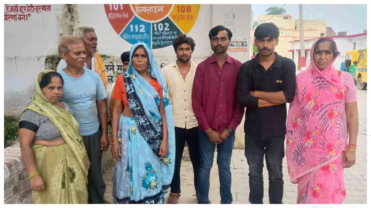 Etah News: अलीगंज में मारपीट का आरोप, परिवार ने सुरक्षा मांगी; सीओ बोले- मामला संज्ञान में नहीं Etah News: अलीगंज में मारपीट का आरोप, परिवार ने सुरक्षा मांगी; सीओ बोले- मामला संज्ञान में नहीं