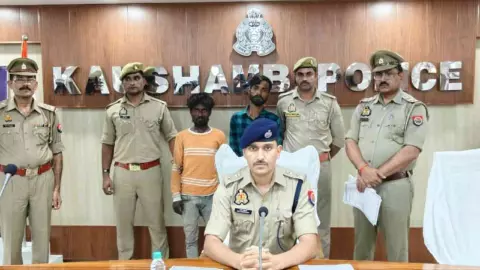 Kaushambi News: पुलिस की बड़ी कार्रवाई, अंतरजनपदीय वाहन चोर गिरोह का पर्दाफाश, पांच आरोपी गिरफ्तार Kaushambi News: पुलिस की बड़ी कार्रवाई, अंतरजनपदीय वाहन चोर गिरोह का पर्दाफाश, पांच आरोपी गिरफ्तार