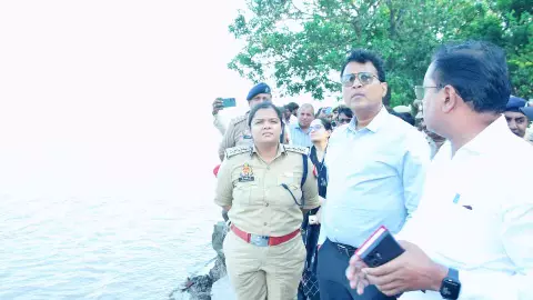 Lakhimpur Kheri News: जालिमनगर घाट पर डीएम-एसपी का निरीक्षण, कटान के चलते नदी स्नान पर रहेगी रोक