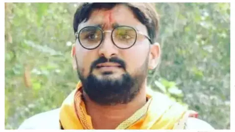 Gonda News: बेलवा सम्मय मंदिर की खराब स्ट्रीट लाइट बनी परेशानी, डीएम से मरम्मत की मांग Gonda News: बेलवा सम्मय मंदिर की खराब स्ट्रीट लाइट बनी परेशानी, डीएम से मरम्मत की मांग