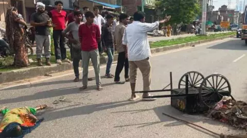 Firozabad News: सफाई कर्मचारी को ट्रक ने रौंदा, उपचार के दौरान मौत; आक्रोशित लोगों ने लगाया जाम