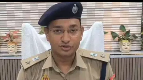 Mathura News: मथुरा में 85 लाख के सोने की धातु लूट की सूचना से हड़कंप, पुलिस जांच में जुटी