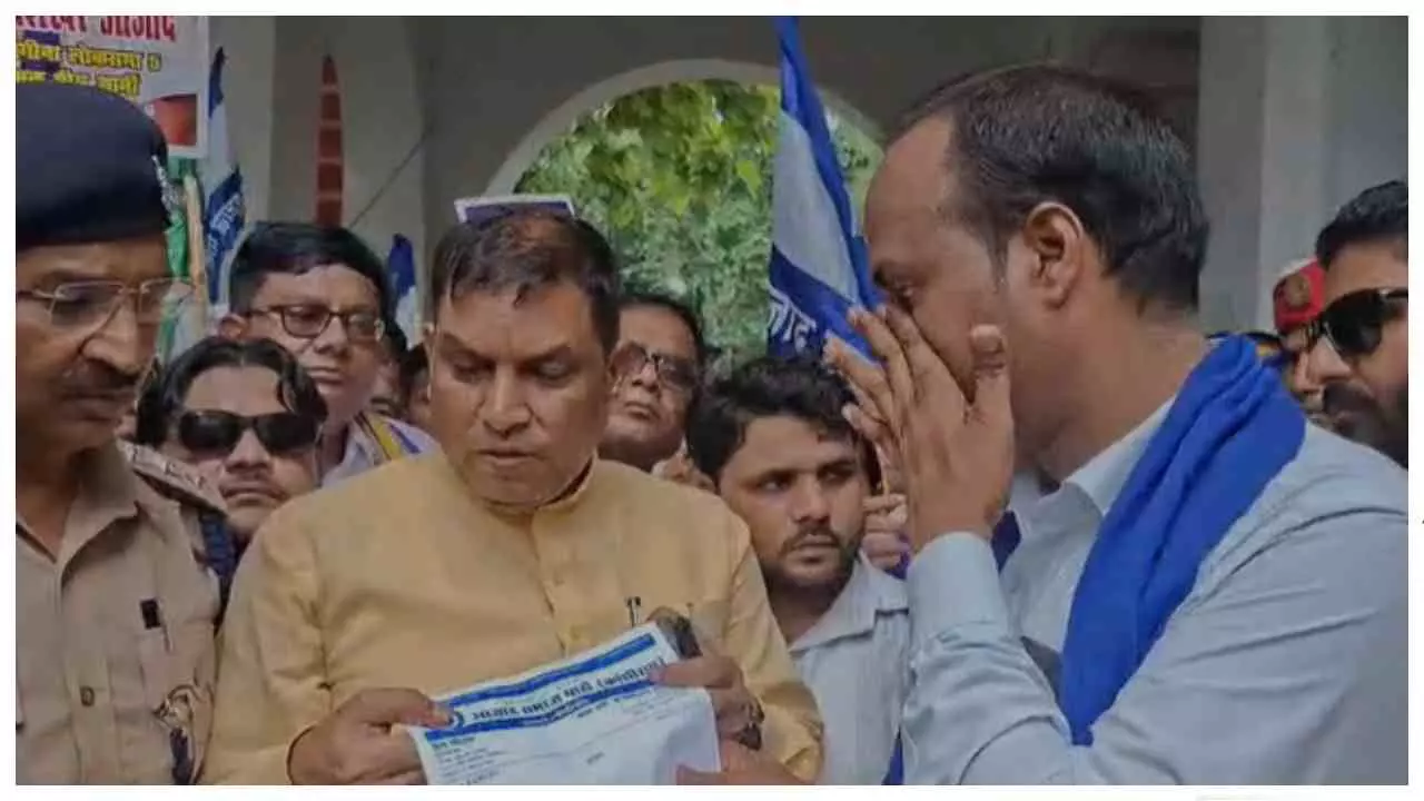 Pilibhit News: आज़ाद समाज पार्टी ने जंतर-मंतर लाठीचार्ज पर राज्यपाल को ज्ञापन सौंपा