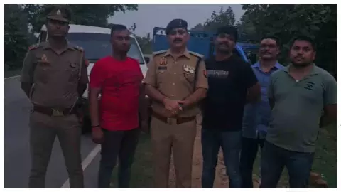 Chandauli News: भैंस चोर गिरोह का पर्दाफाश, मुठभेड़ में एक घायल, पांच गिरफ्तार Chandauli News: भैंस चोर गिरोह का पर्दाफाश, मुठभेड़ में एक घायल, पांच गिरफ्तार