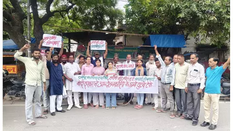 Protesters celebrate Dharmendra Pradhans resignation in Mathura