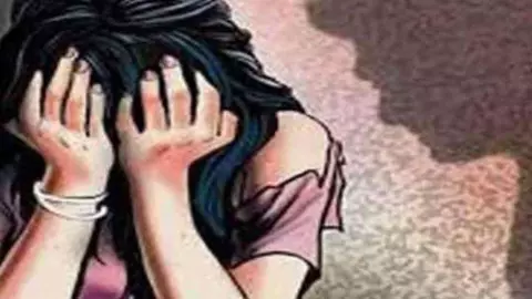 मंगेतर पर शादी का झांसा देकर शारीरिक संबंध बनाने का आरोप, दहेज मांगने पर आठ के खिलाफ केस दर्ज मंगेतर पर शादी का झांसा देकर शारीरिक संबंध बनाने का आरोप, दहेज मांगने पर आठ के खिलाफ केस दर्ज
