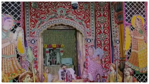 Mathura News: द्वारकाधीश मंदिर के फूल बंगले में महेश पाठक ने ठाकुर जी के चरणों में मनाया जन्मदिन Mathura News: द्वारकाधीश मंदिर के फूल बंगले में महेश पाठक ने ठाकुर जी के चरणों में मनाया जन्मदिन