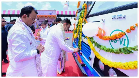 Jaipur News: मुख्यमंत्री भजनलाल शर्मा ने 144 नई रोडवेज बसों को हरी झंडी दिखाई, लाखों यात्रियों को मिलेगी बेहतर सुविधा Jaipur News: मुख्यमंत्री भजनलाल शर्मा ने 144 नई रोडवेज बसों को हरी झंडी दिखाई, लाखों यात्रियों को मिलेगी बेहतर सुविधा