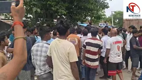 Siddharthnagar: तेज रफ्तार डंपर की चपेट में आने से 13 वर्षीय छात्रा की मौत, ग्रामीणों ने लगाया जाम Siddharthnagar: तेज रफ्तार डंपर की चपेट में आने से 13 वर्षीय छात्रा की मौत, ग्रामीणों ने लगाया जाम