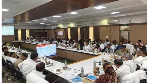 Hapur News: प्रभारी मंत्री के तेवर सख्त, कांवड़ यात्रा से पहले अफसरों को दिए बड़े आदेश Hapur News: प्रभारी मंत्री के तेवर सख्त, कांवड़ यात्रा से पहले अफसरों को दिए बड़े आदेश