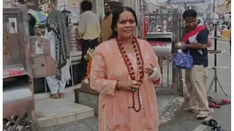 Sadhvi Prachis statement on Kanwar fair, questions raised on identity hiding
