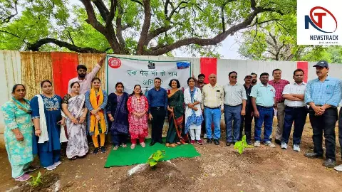 Jhansi News: वैगन कारखाने में एक पेड़ माँ के नाम अभियान की शुरुआत, प्रथम चरण में लगाए 1,000 पौधे