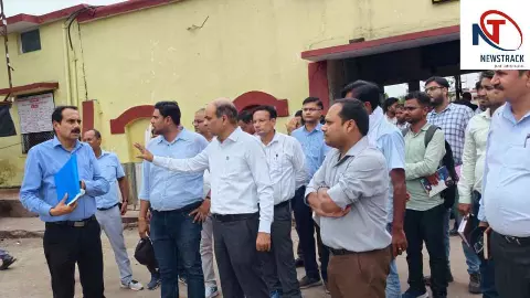 Jhansi News: DRM ने मऊरानीपुर–रोरा नवदोहरीकृत रेलखंड का किया निरीक्षण, तैयारियों का लिया जायजा