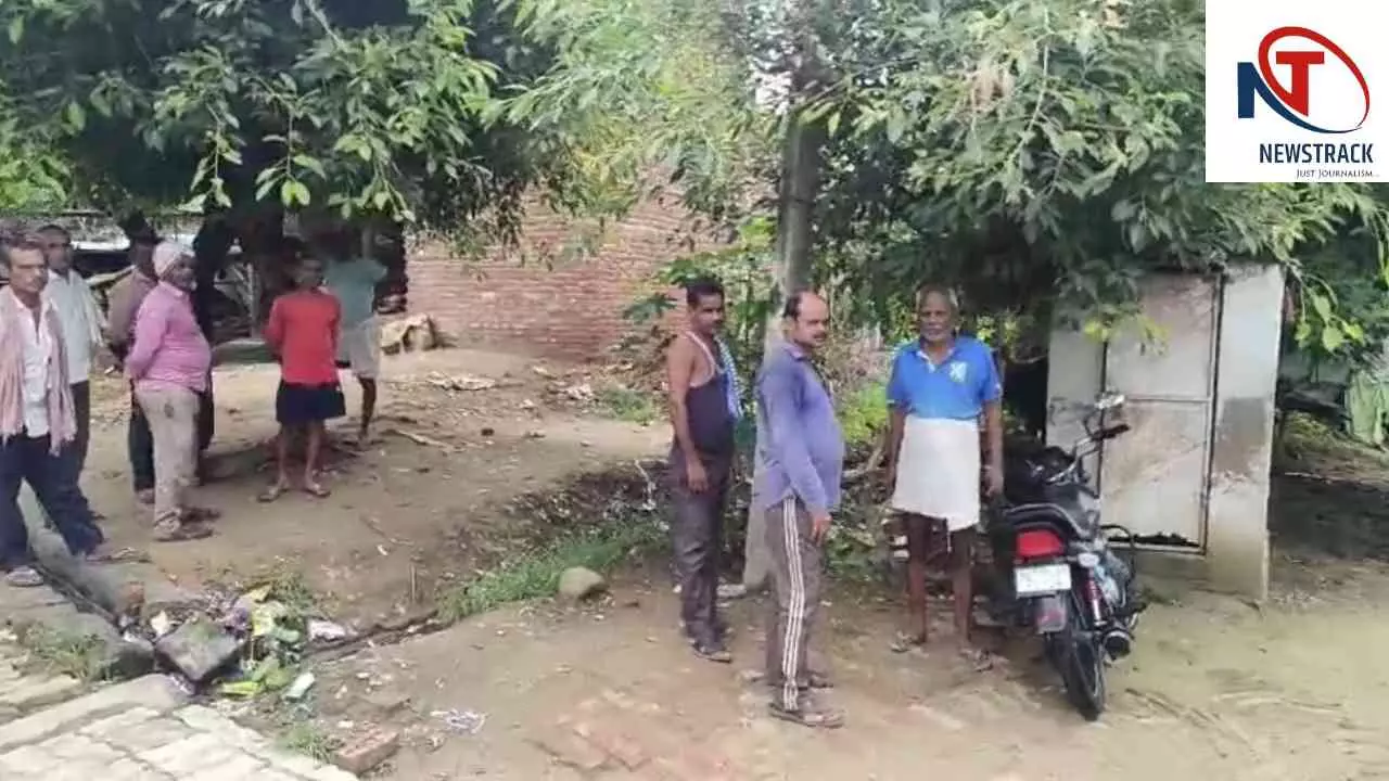 Hardoi News: शुद्धिकरण भोज में कढ़ी से मिली सलफास की डिब्बी, 12 लोगों का कराया गया इलाज