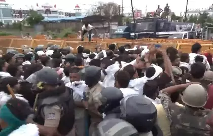 भोपाल में भारी बवाल! CM आवास घेरने को जूटे किसानों का उग्र प्रदर्शन, भारी संख्या में फोर्स तैनात
