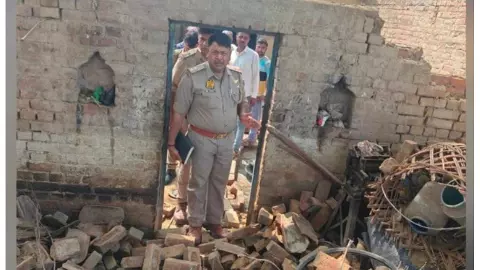 Five-year-old dies after crushing debris from falling raw house Five-year-old dies after crushing debris from falling raw house