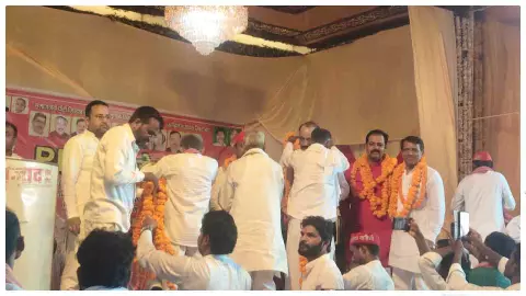 Chandauli: चकिया में सपा की संगठनात्मक बैठक, आगामी चुनाव की तैयारियों पर कार्यकर्ताओं ने किया मंथन