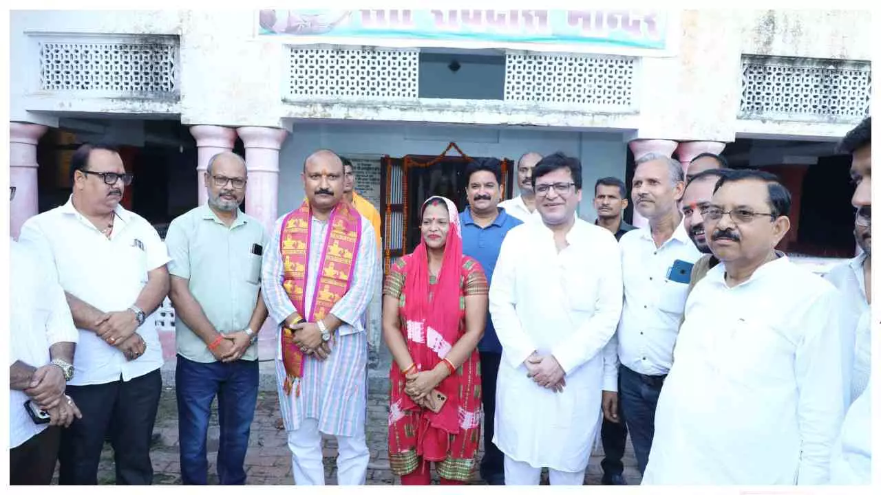 Hardoi News: समरसता अभियान में संत रविदास मंदिर पहुंचे मंत्री नितिन अग्रवाल, दिया एकता का संदेश