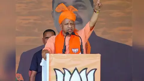 वाराणसी में CM योगी का दलित कार्ड! एक फैसले से बदल दिए UP के सियासी समीकरण, पलटा अखिलेश का फैसला वाराणसी में CM योगी का दलित कार्ड! एक फैसले से बदल दिए UP के सियासी समीकरण, पलटा अखिलेश का फैसला