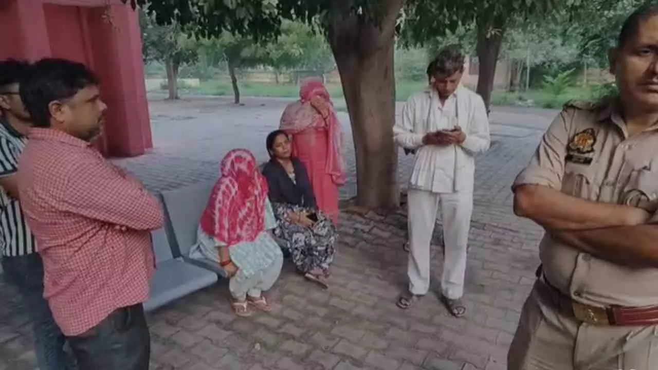 Baghpat News: मुरथल से लौट रहे युवकों की कार खड़ी पिकअप से टकराई, दो की दर्दनाक मौत