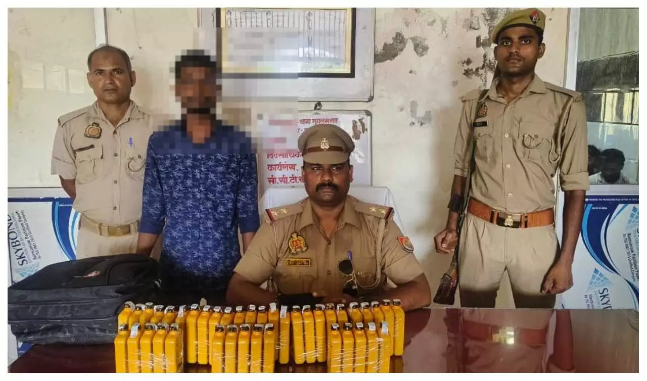 Bihar smuggler arrested with 40 bottles of illegal liquor in Chandauli