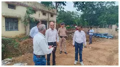 Jhansi News: डीआरएम ने झांसी रेलवे स्टेशन के विकास कार्यों का किया निरीक्षण, दिए निर्देश