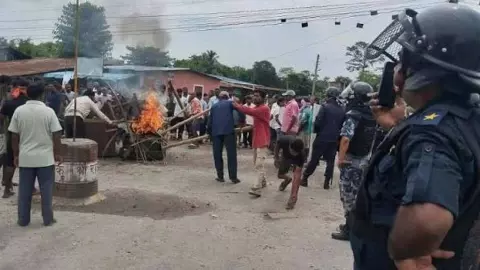 कर्फ्यू, सेना और हेलिकॉप्टर...नेपाल में 4 दिन से भयंकर बवाल जारी, 3 की मौत, दर्जनों घायल
