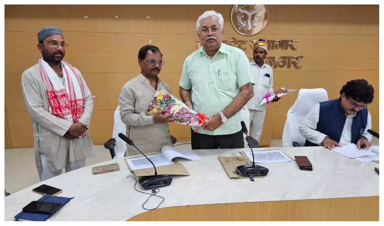 Review meeting on go-seva in Santakbirnagar, strict instructions given on conservation Review meeting on go-seva in Santakbirnagar, strict instructions given on conservation