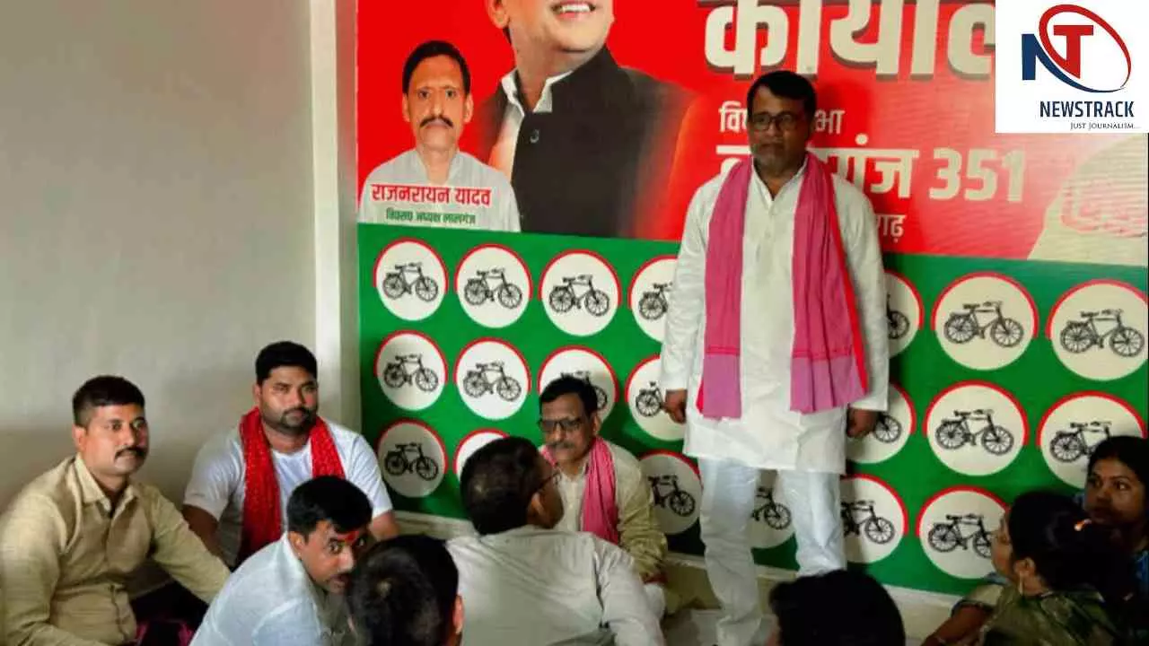 Azamgarh: सपा विधायक बेचई सरोज का सरकार पर हमला, बोले- खाद, बिजली और पानी की समस्या से किसान परेशान Azamgarh: सपा विधायक बेचई सरोज का सरकार पर हमला, बोले- खाद, बिजली और पानी की समस्या से किसान परेशान